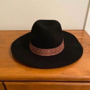 Cute black hat